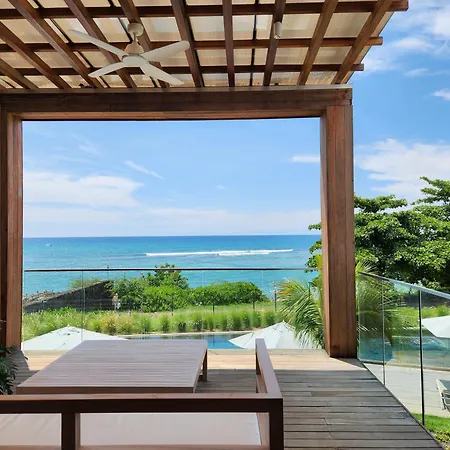 Beachfront Apartment Ocean Point